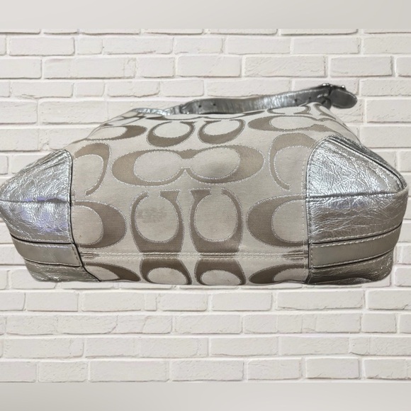 Coach Signature Metallic Silver Hobo Shoulder Bag Purse B1225-15731 Pink Lining - Picture 5 of 14
